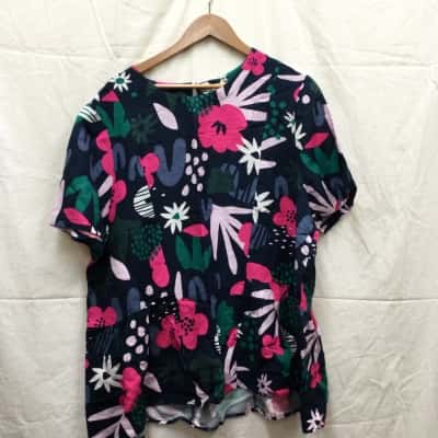 Elm Womens  Size 20 Navy Blue Floral Top RRP $99.95