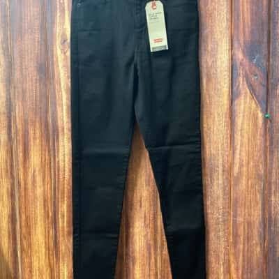 Levis  Size 29 Skinny Jeans Black  new 