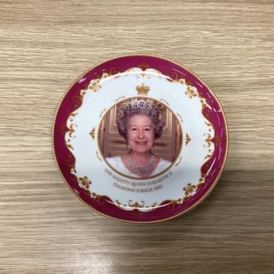 Queen Elizabeth ll 2012 Diamond Jubilee Heritage Fine Bone Collectible Plate