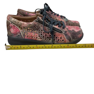 Ziera super support Womens   Floral shoes size unknown possibly 8 or 9