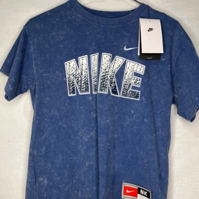 Brand New Nike Kids Size M blue t shirt