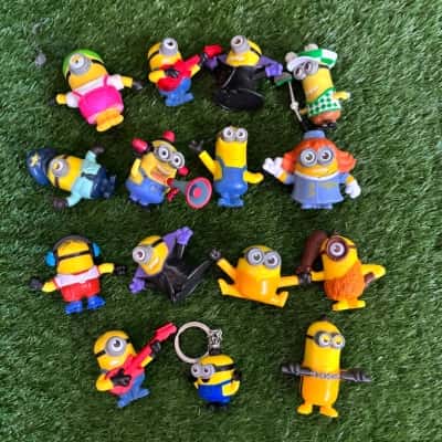 Minion Figures x 15 (Mixed)