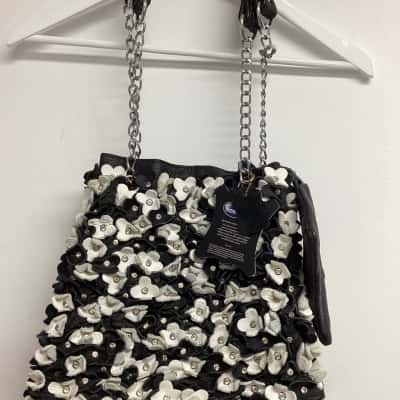 Ameri leather handbag Black  / White 
