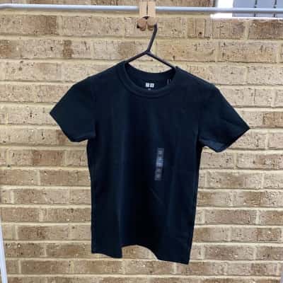 Uniqlo Womens black crew neck tee Size XS 