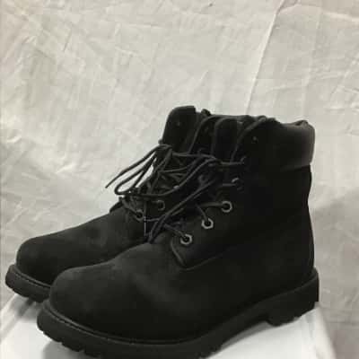 Timberland Women’s 6-inch premium waterproof boots Size 8W