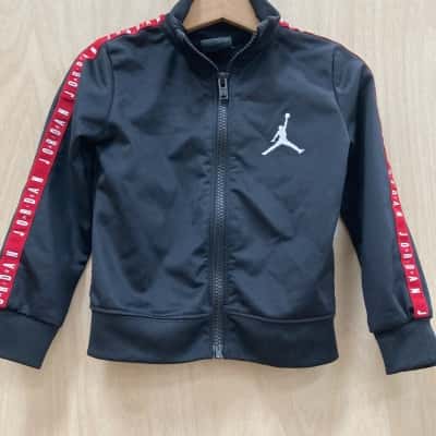 Jordan Kids  Size 1/2 years Black Track Suit (16)