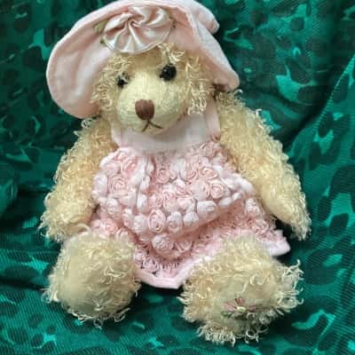Settler Bear 25cmIN Ferntree Gully.