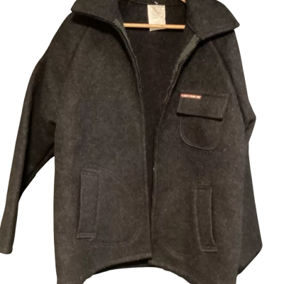 Cant tear ‘em wool coat  Size M Black  / Grey 