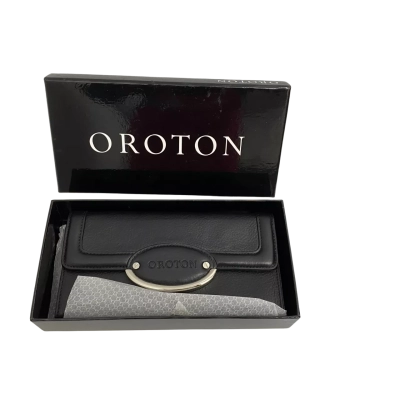 Oroton Lirio Slim Clutch