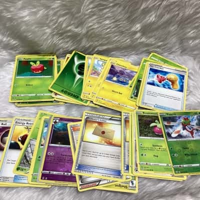 100 + Pokémon mixed cards 