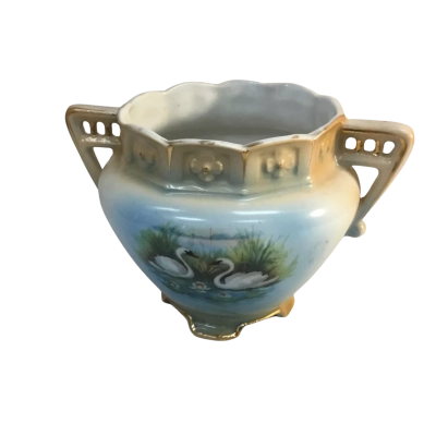 Vintage Swan Patterned Vase Approx 10 x 16cm