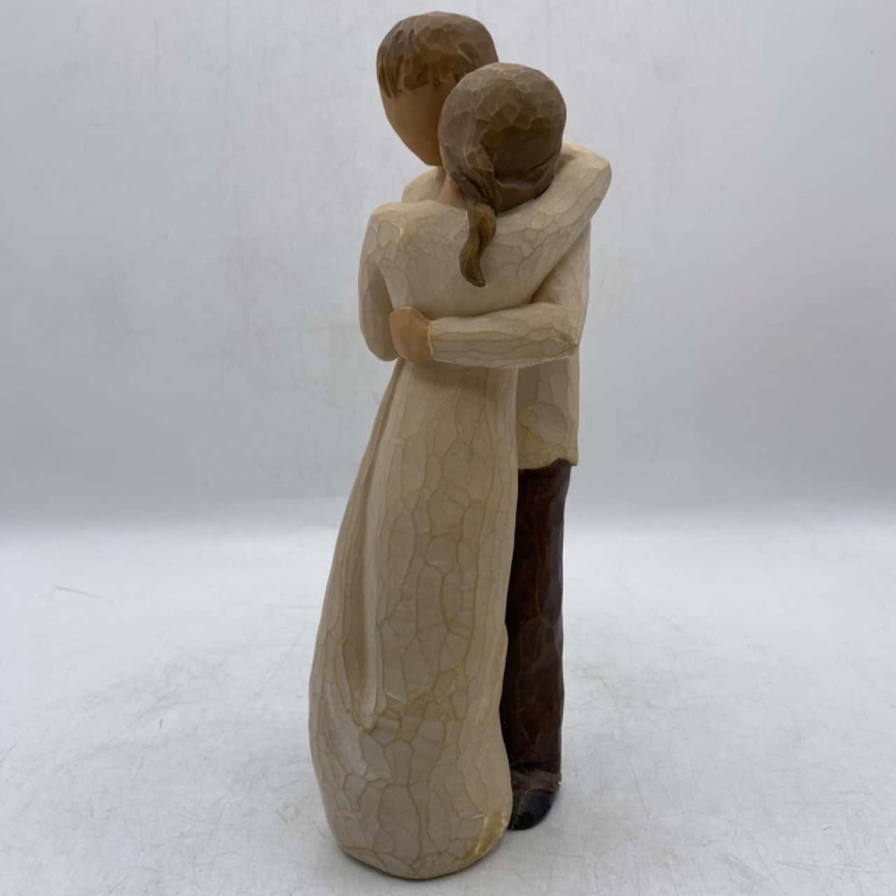 2025 Willow Tree Promise, Sculpted Hand-painted Figure | Cuotas sin interés