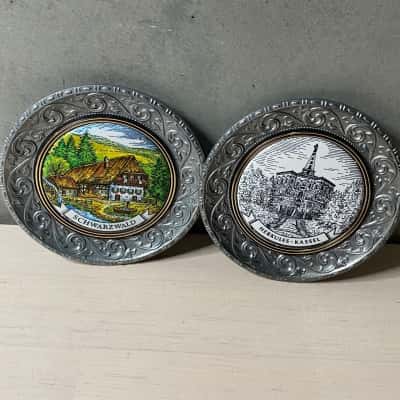 Vintage Souvenir Plates x2