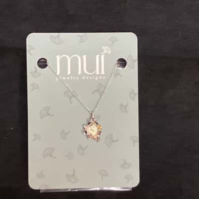 Women’s Mui 925 Sterling Silver Necklace with Flower and Green Stone Accents