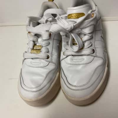 Lacoste Womens  Size 8 Sneakers Gold / White 