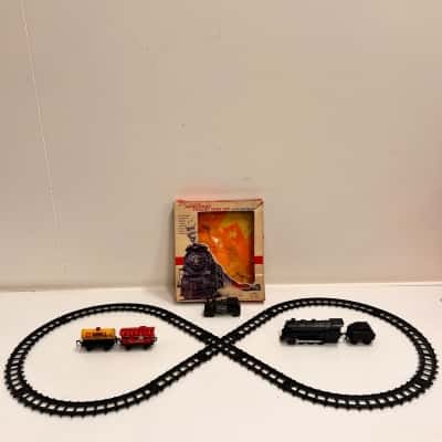 Vintage HAJI No. 1800 Battery Operated Figure 8 Freight Train Set Made in Japan