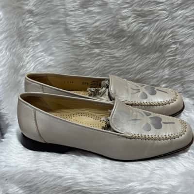  Womens Brunate Italian loafers 