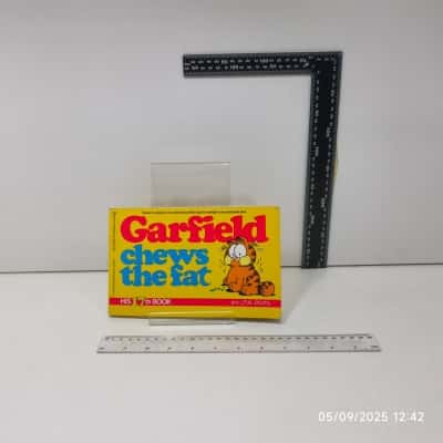 Garfield Chews the Fat Book Vintage 