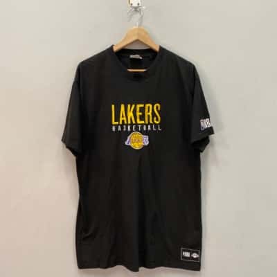 NBA LA Lakers Mens  Size M Short Sleeve T-shirt Black  