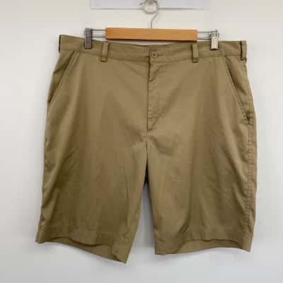 Nike Golf Beige Shorts  Size 36 