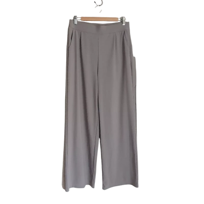 Halara Womens  Size M Ankle Length Flared Pants Grey BN