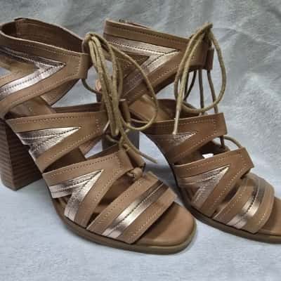 Jo Mercer Womens  Size 36 Beige shoes