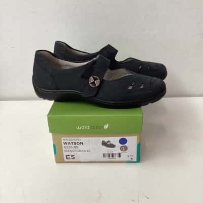  Womens  Proaktiv Waldlaufer Watson   Flats Black  size 5