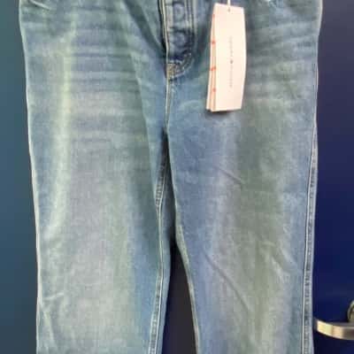 Tommy Hilfiger Womens  Size 8 Wide Leg Loose fit  Jeans Blue 