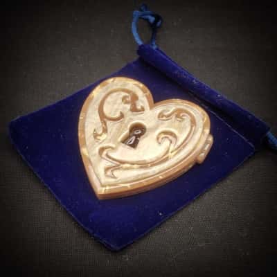Heart Of Cache Brooch By Ernst Wilder (6.5cm x 5cm) 3 Dimension Acrylic "Je t'aime" Paris Theme In Velvet Gift Bag
