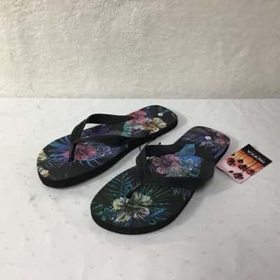 Pacifica Size 10 Black / Multicoloured Floral Thongs (new)