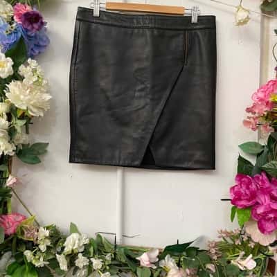  Womens  Size 12 Mini Skirt Black  