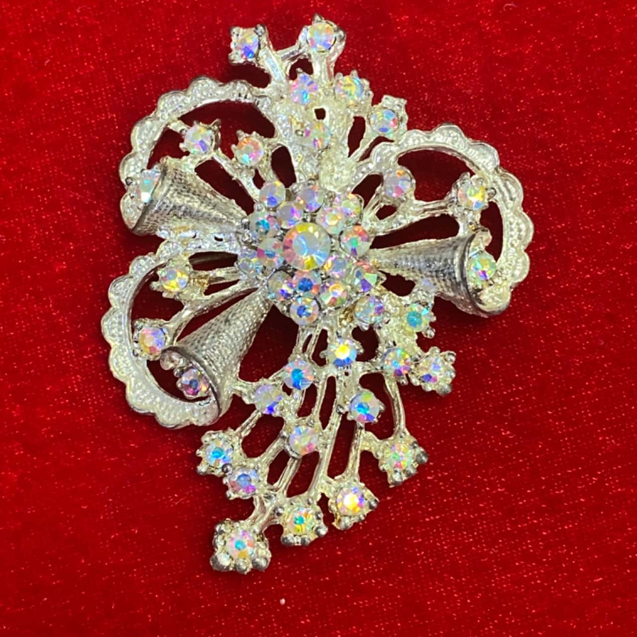 Vintage style brooch (s)