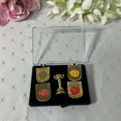Set of Collectible 2004 Melbourne Cup Carnival Enamel Pins & Mini Trophy in Case
