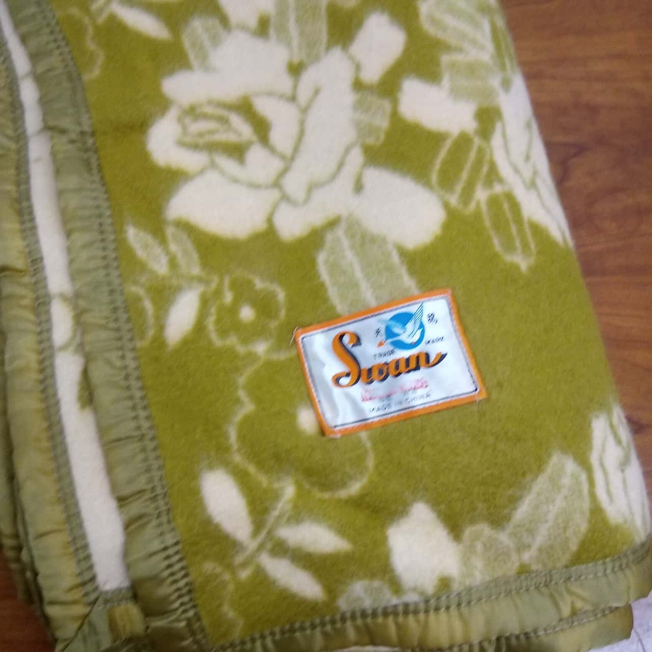 Vintage Swan Rayon Blanket with satin type edging(s)