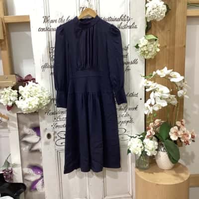 YIYIYICHU BRAND! Womens  Size S Long Sleeve Dress / Maxi Dress Navy Blue! STUNNING HIGHNECK DRESS! HAS PLEATING ALL OVER! GREAT FOR A NIGHT OUT!