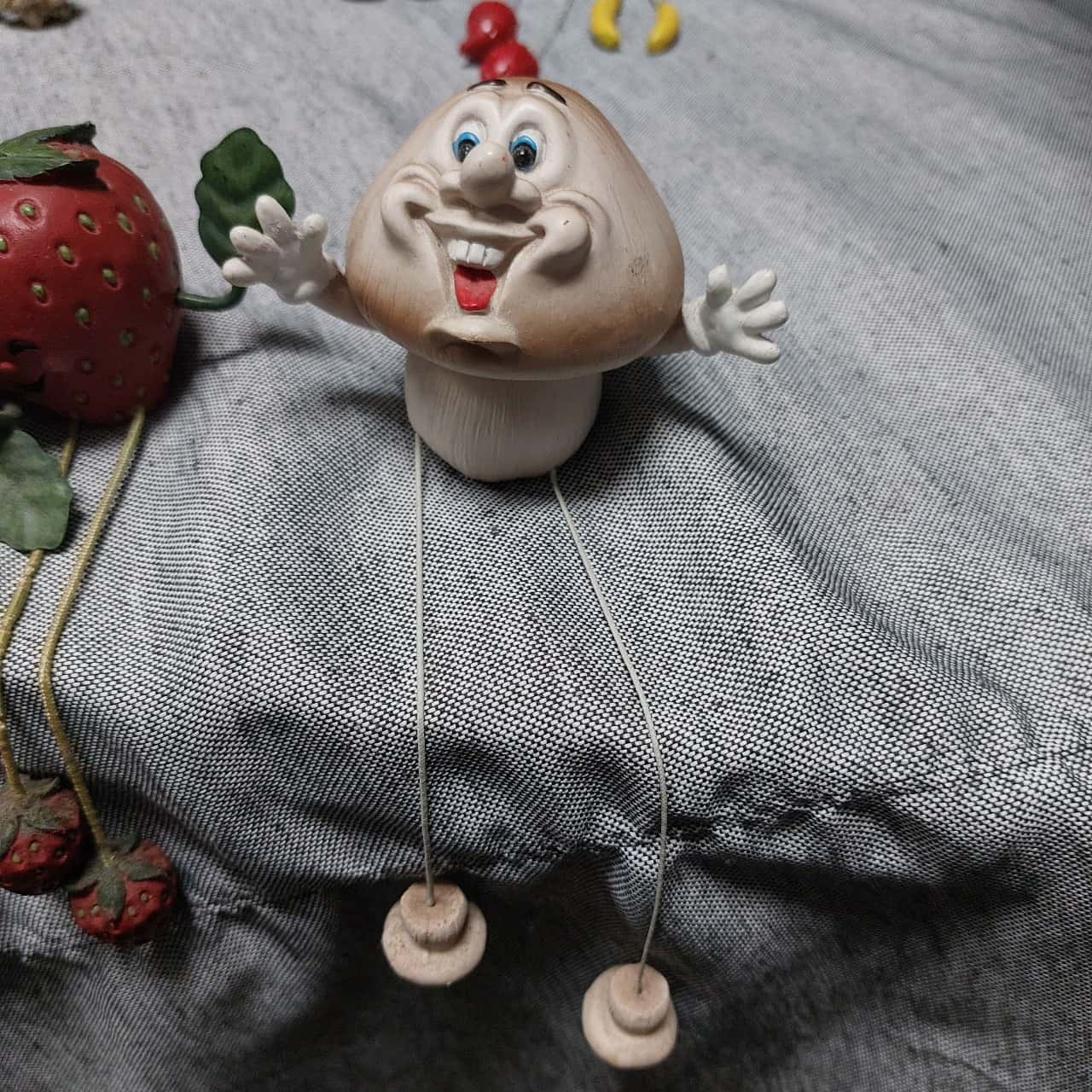 Vegetable/fruit shelf sitters