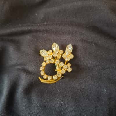  Womens vintage brooch