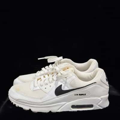 Nike Womens  Size 9 Sneakers Black  / White 