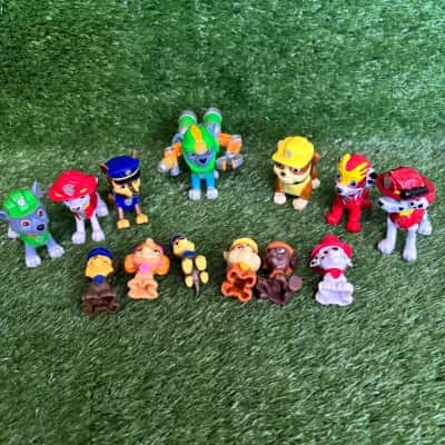 Paw Patrol Pup Figurines (Mix Lot)