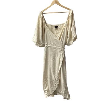 City Chic Womens  Size M Casual Dress Cream G