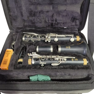 Yamaha B Flat Clarinet 