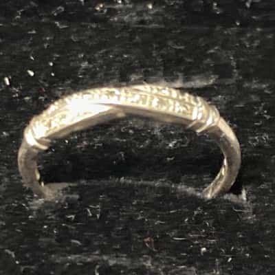 9ct white gold diamond set ring 