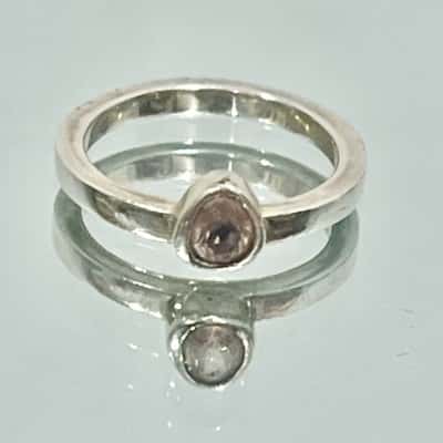 925 Silver Ring w/Pink Stone 