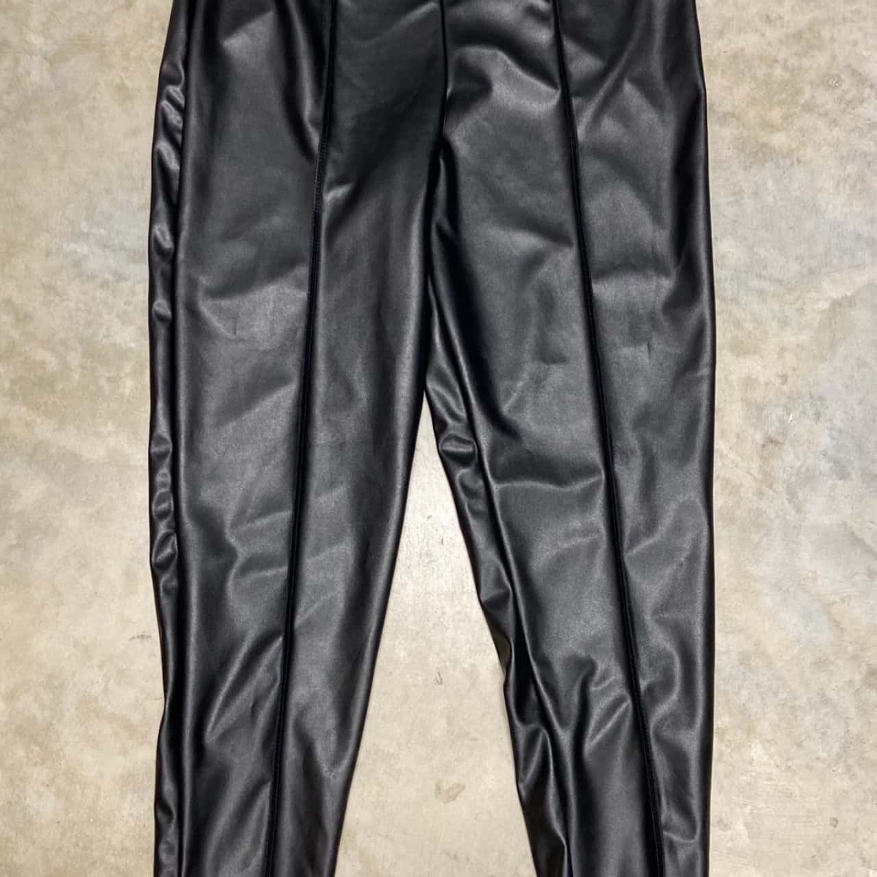 Pretty Little Thing Women's pants Black 