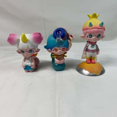 Zoe x pop mart assorted figures