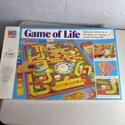 Vintage 1978 board game- Game of Life
