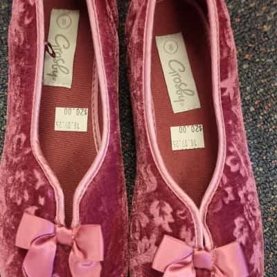 Grosby Womens  Size 8 Maroon 