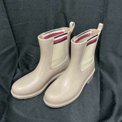 Tommy Hilfiger Womens  Size 36 Boots new