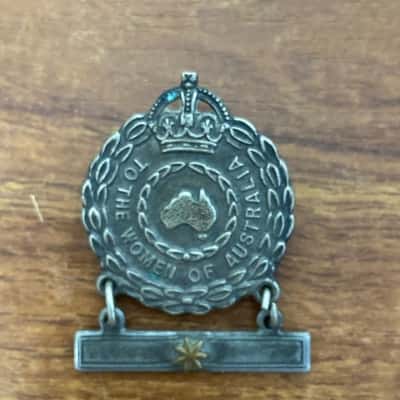 WWII badge “To the women of Australia” military one star badge 1940