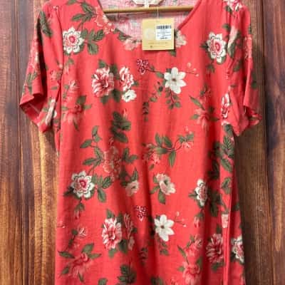 Noni B  Size 10 Floral linen top new 